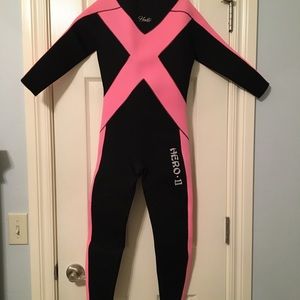 New Youth Hevto Full Body Wetsuit Size 10 Pink and Black Girl’s Wetsuit